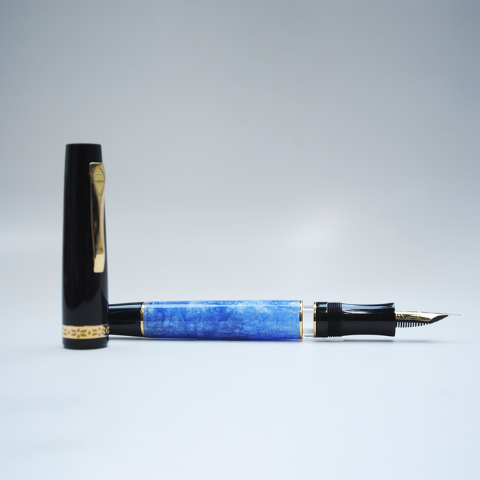 Aurora pen uncapped