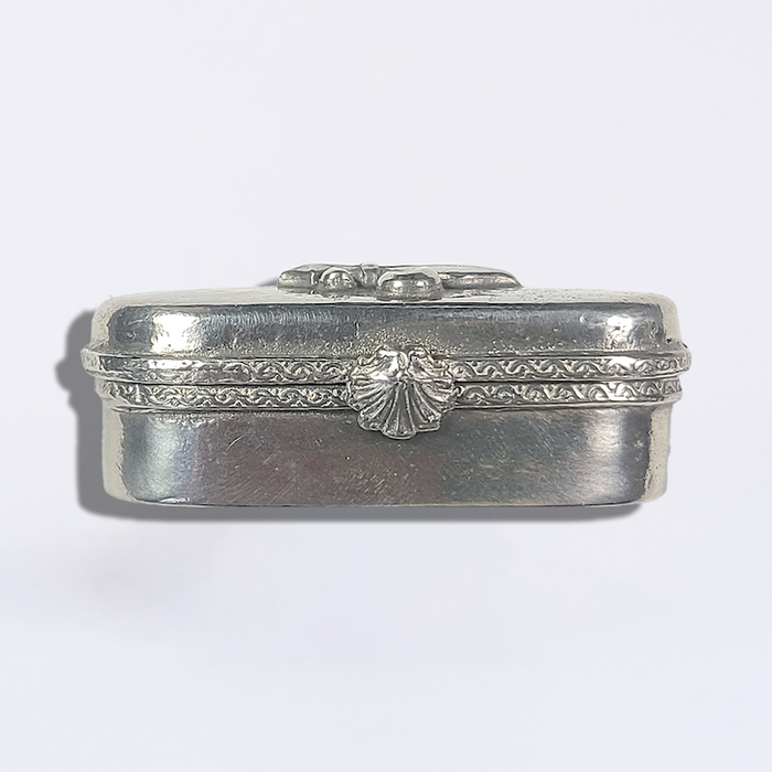 Le Potier D'Étain pewter nib box featuring a Fleur De Lis design, displayed on a neutral background.