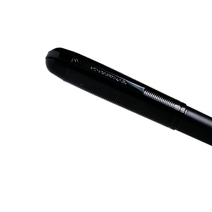 Black Skyline pen on a white background with details of the cap.