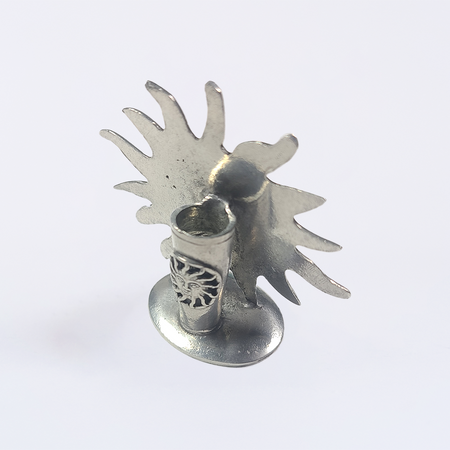 Le Potier D'Étain pewter sun-shaped pen rest stand for quill, featuring a detailed sun design for elegant desk decor.