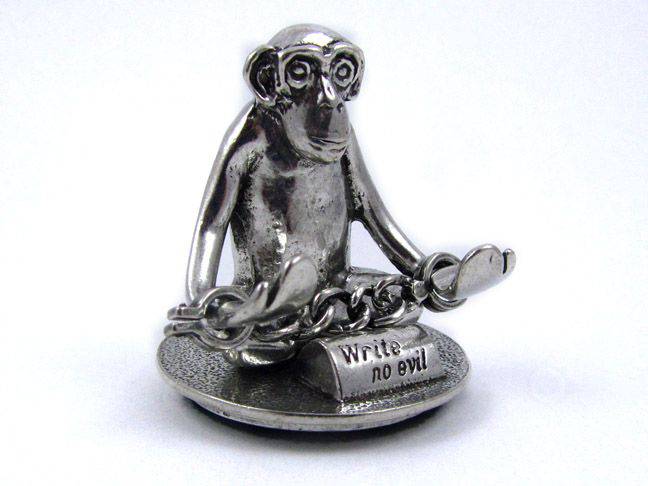 Jac Zagoory - Write No Evil - Chained Down Monkey Hands Mini - Pen Holder - Papier Plume