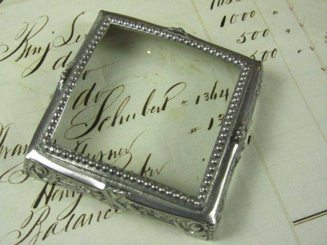 Small Magnifying Glass on Feet, Square - Papier Plume