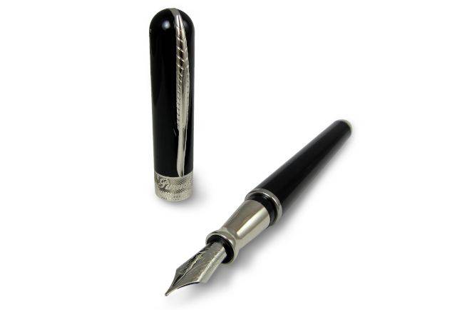 Pineider Avatar UR Fountain Pen - Graphene Black