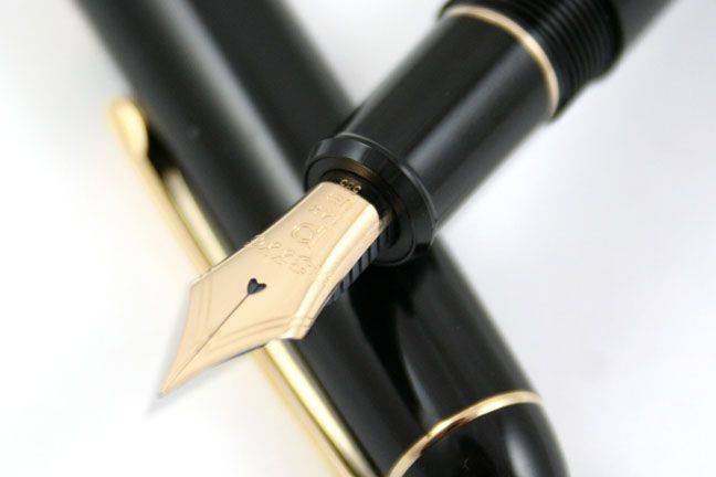 Platinum - #3776 Century Black - Fountain Pen